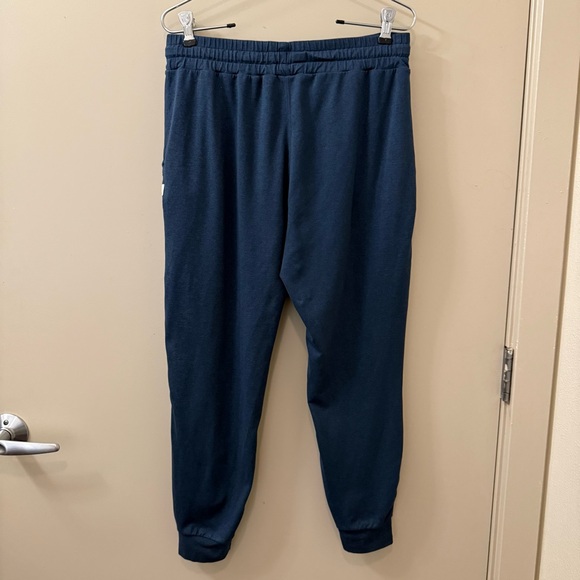 Vuori Women's performance Jogger Pants size small - Picture 6 of 10